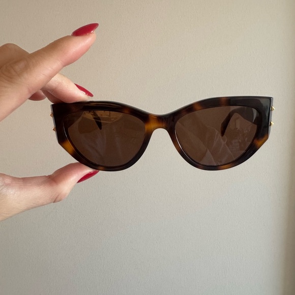 Tortoise Shell Sunglasses - Picture 7 of 10